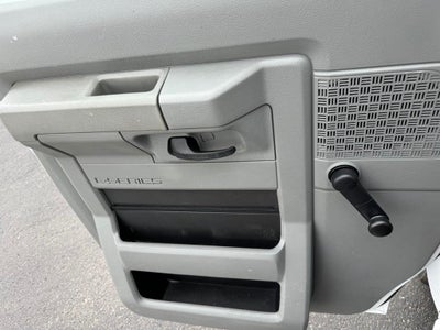 2018 Ford E-Series Cutaway Base