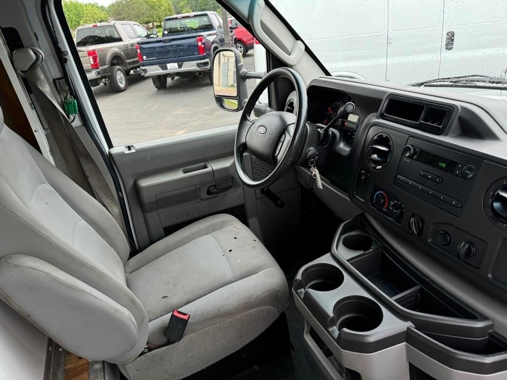 2018 Ford E-Series Cutaway Base