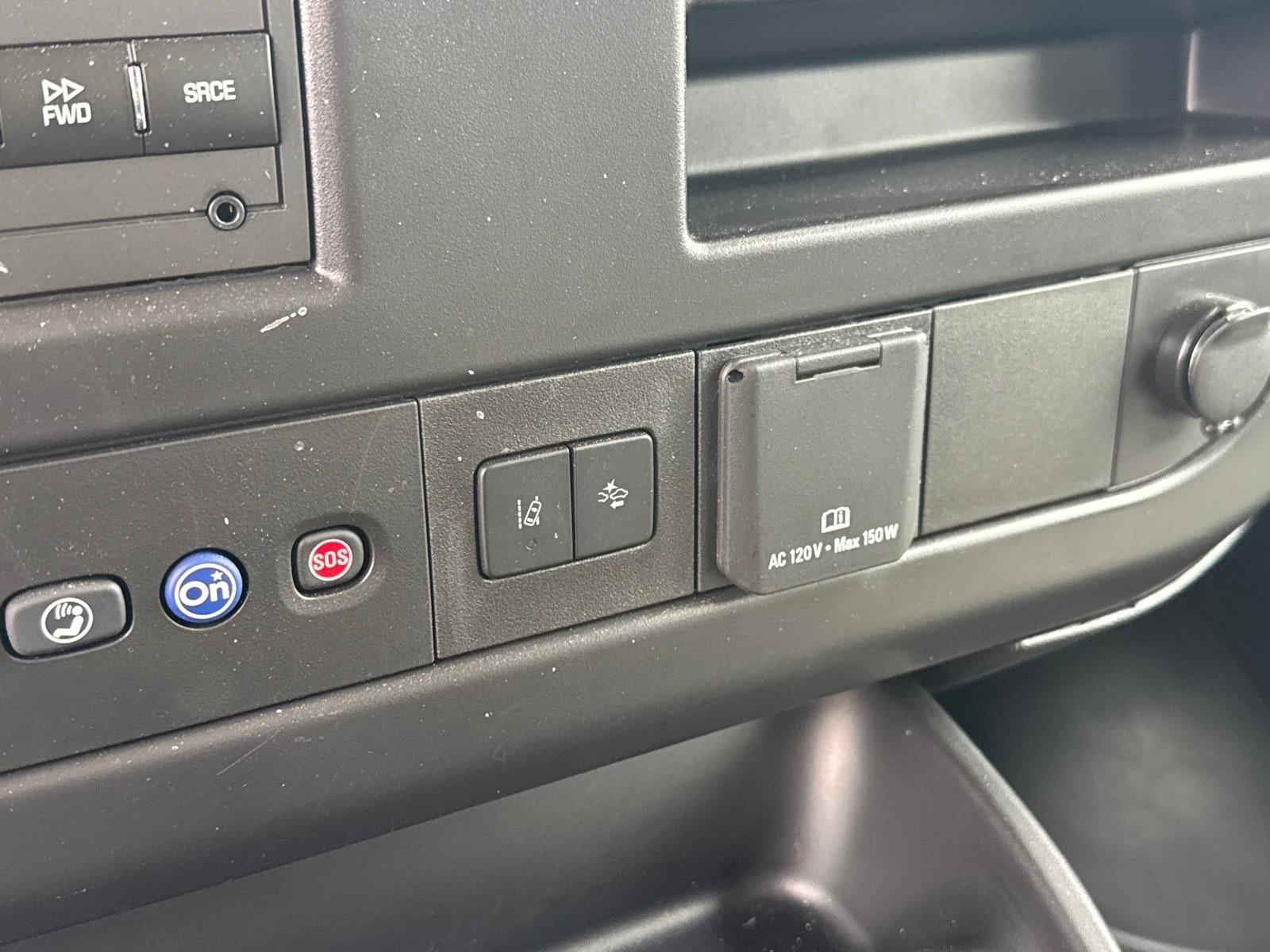 2025 Chevrolet Express Passenger 1LT