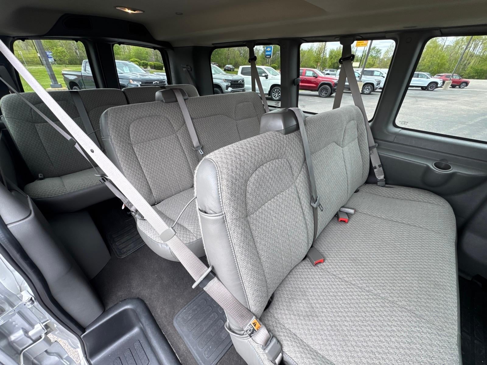 2025 Chevrolet Express Passenger 1LT