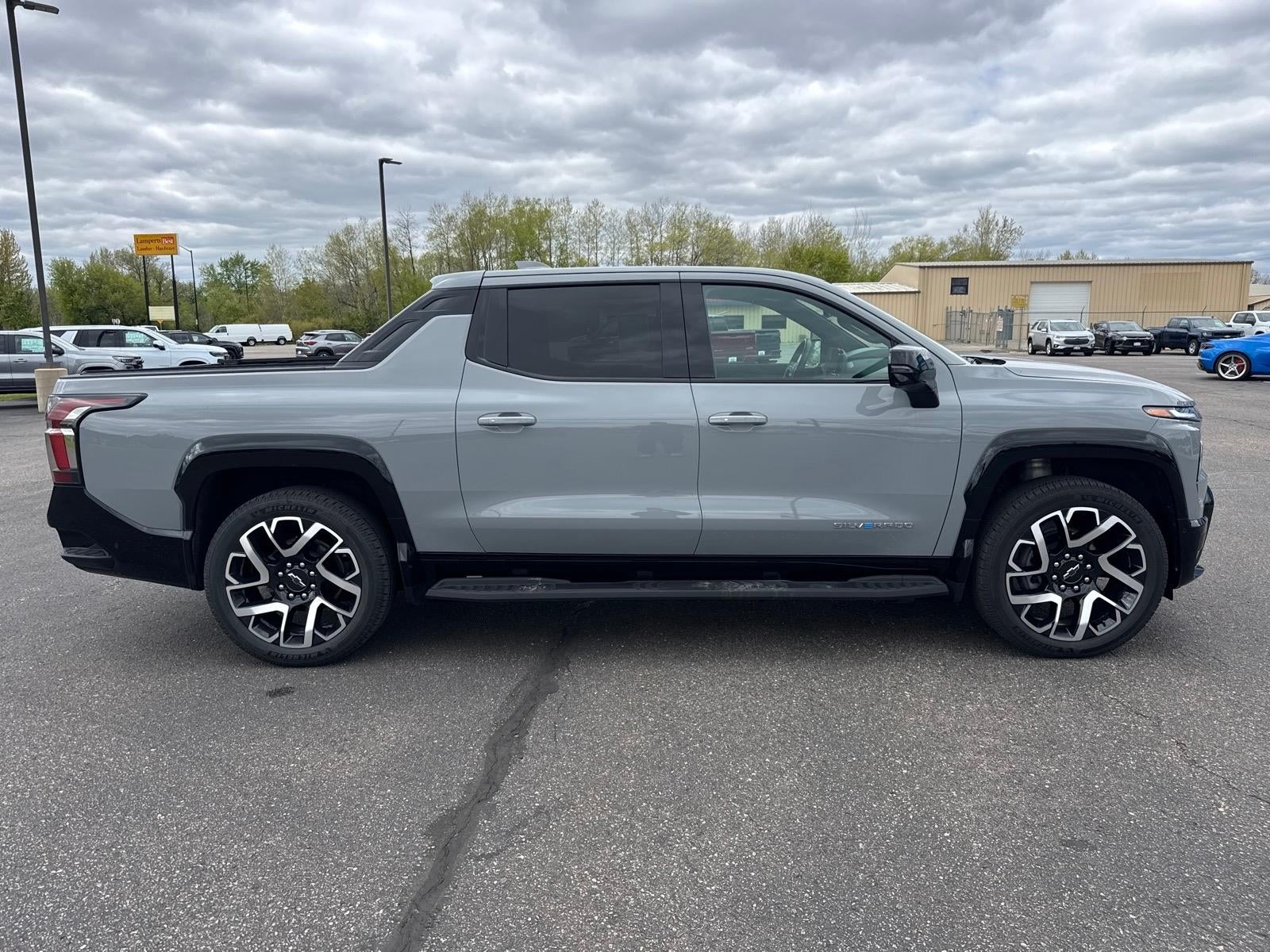 Used 2025 Chevrolet Silverado EV RST with VIN 1GC402EL0SU409160 for sale in Mauston, WI