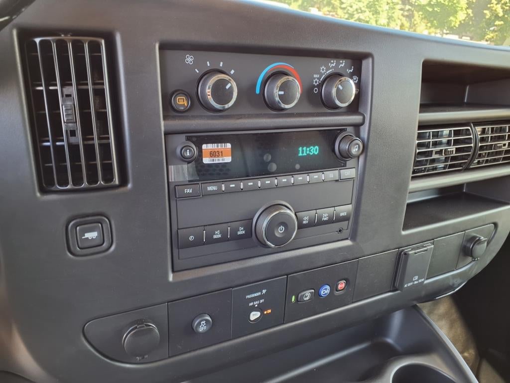 2025 Chevrolet Express Cargo 2500 WT