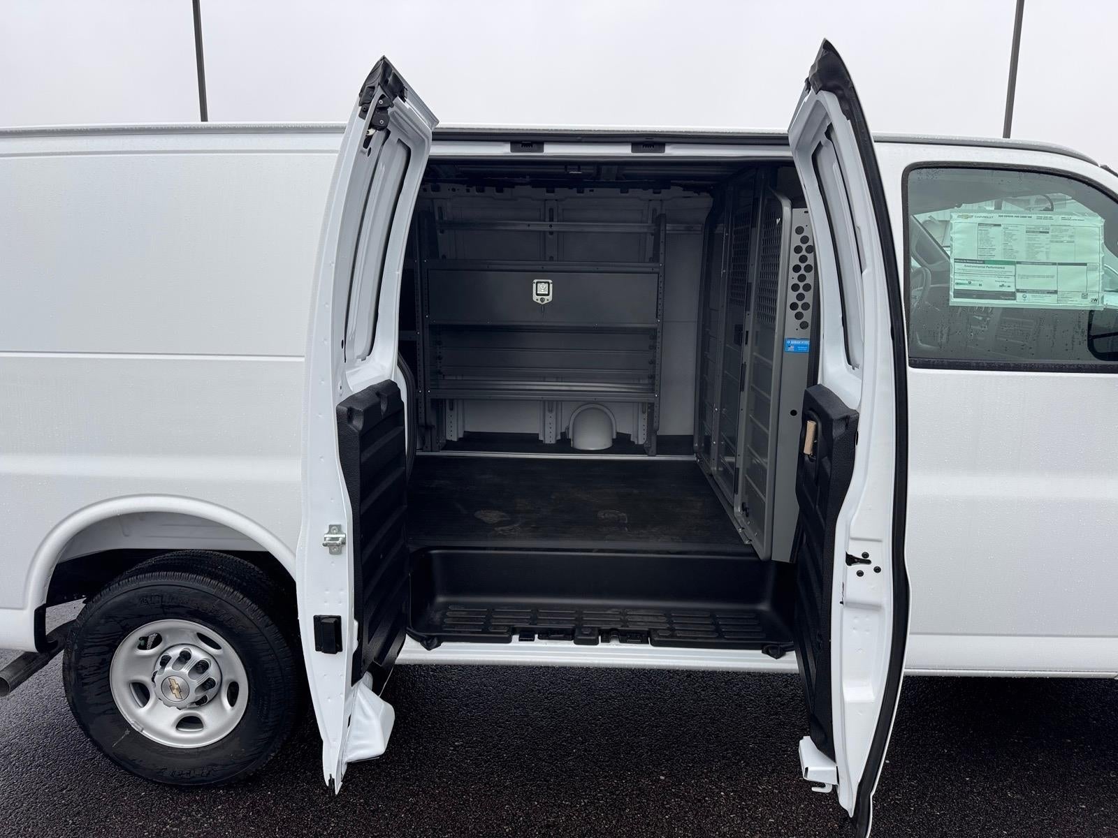 2025 Chevrolet Express Cargo 2500 WT