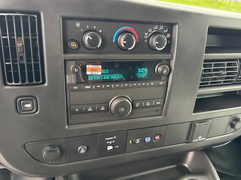 2025 Chevrolet Express Cargo 2500 WT