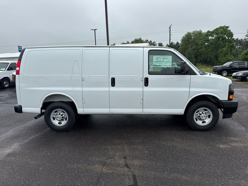 2025 Chevrolet Express Cargo 2500 WT