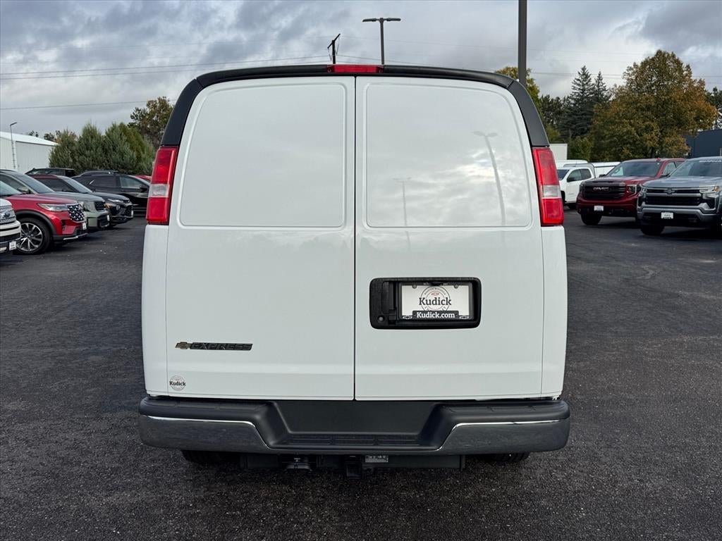 2025 Chevrolet Express Cargo 2500 WT