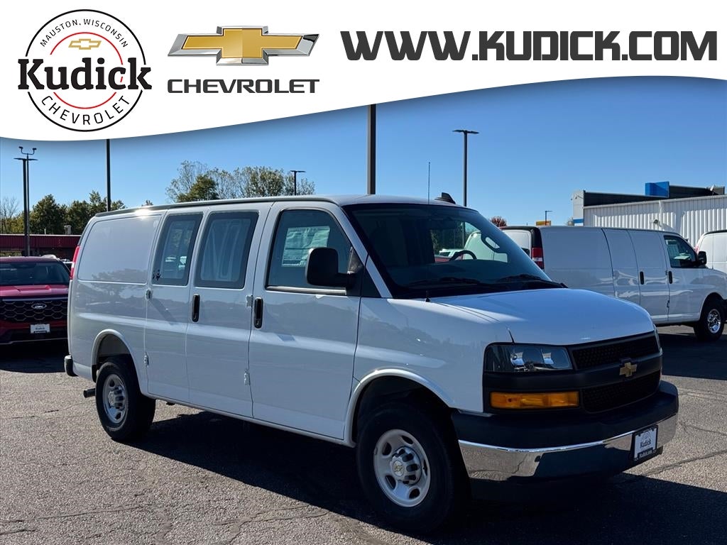 2025 Chevrolet Express Cargo 3500 WT