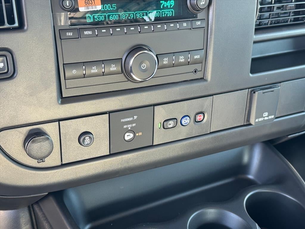 2025 Chevrolet Express Cargo 3500 WT