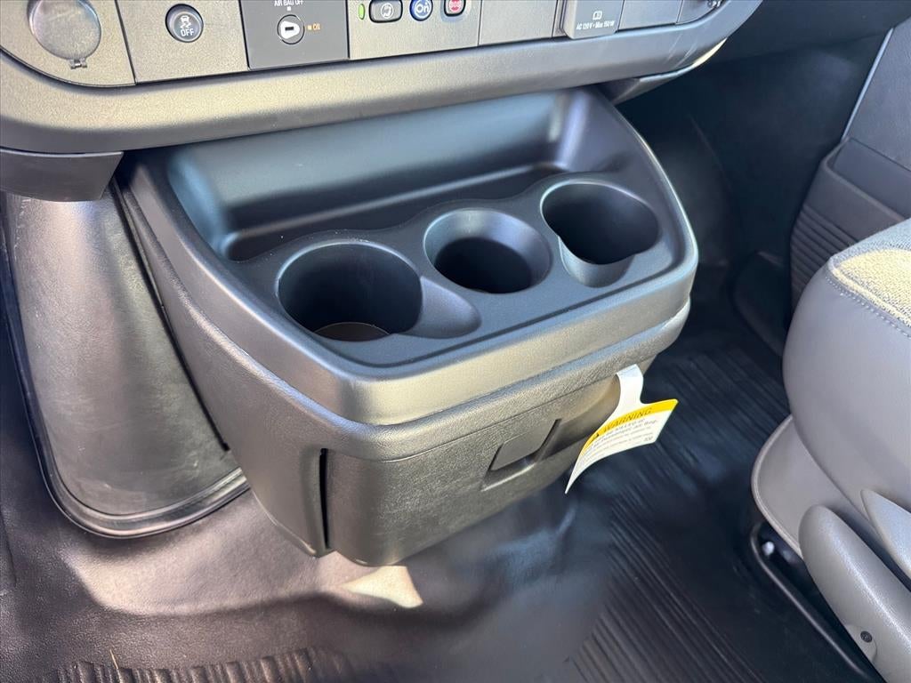 2025 Chevrolet Express Cargo 3500 WT