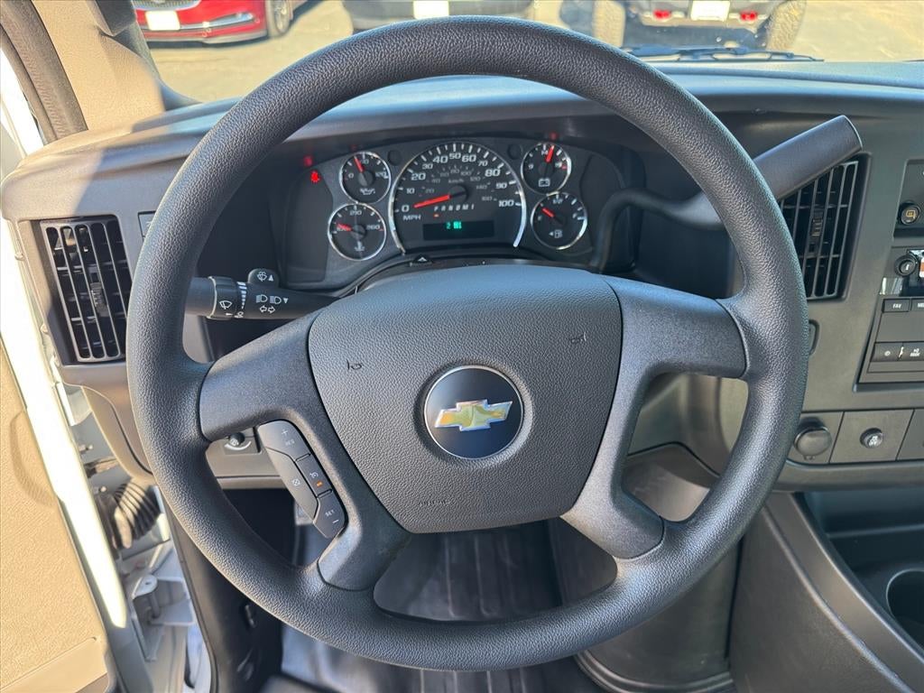 2025 Chevrolet Express Cargo 3500 WT