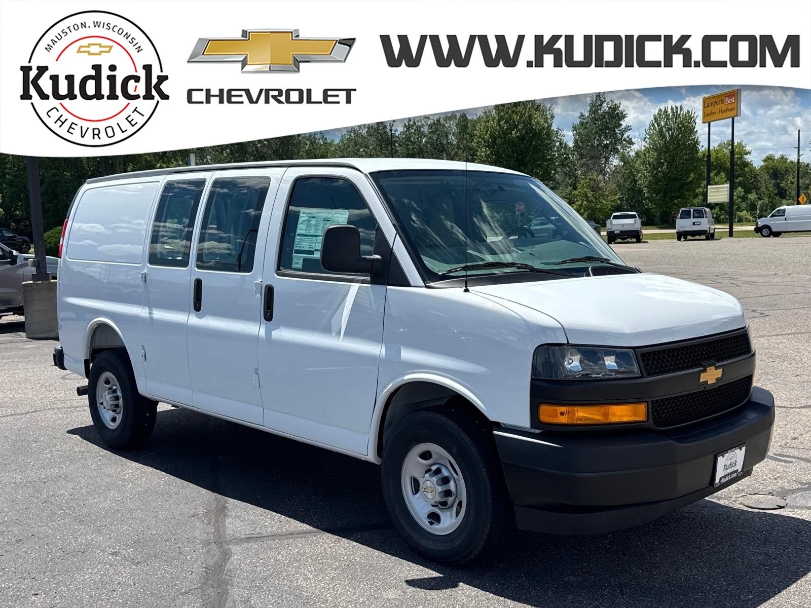 2026 Chevrolet Express 3500 Work Van HD's photo