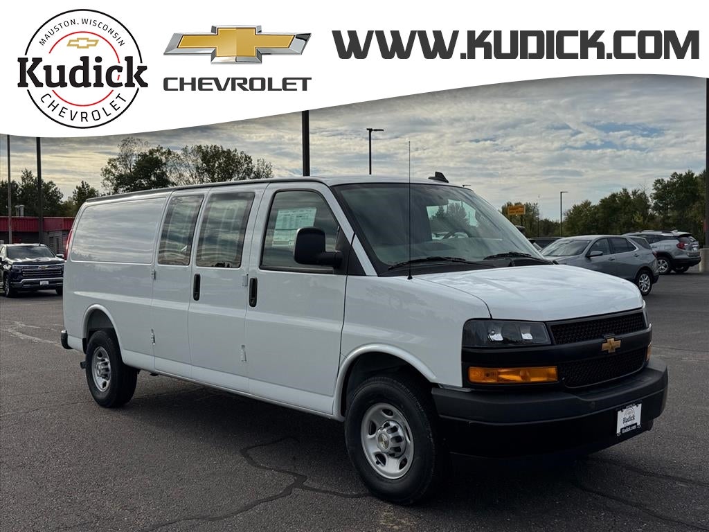 2025 Chevrolet Express Cargo 3500 WT