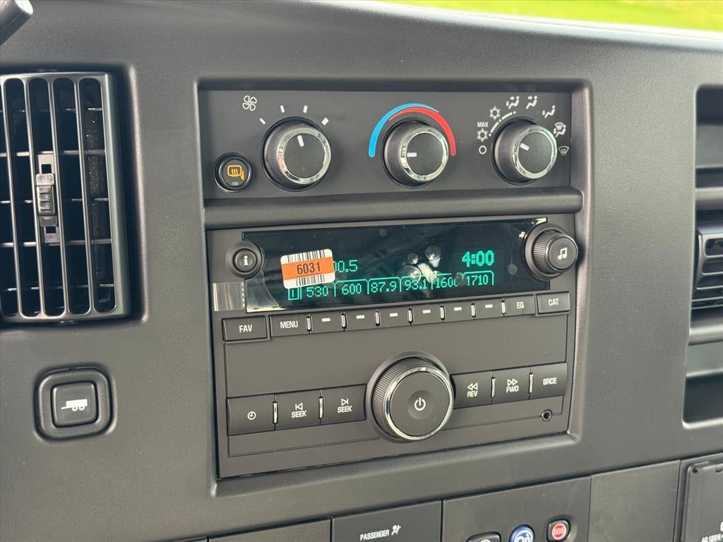 2025 Chevrolet Express Cargo 3500 WT