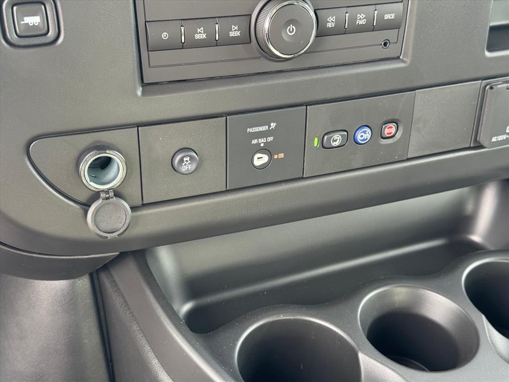 2025 Chevrolet Express Cargo 3500 WT