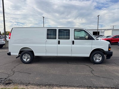 2025 Chevrolet Express Cargo 3500 WT