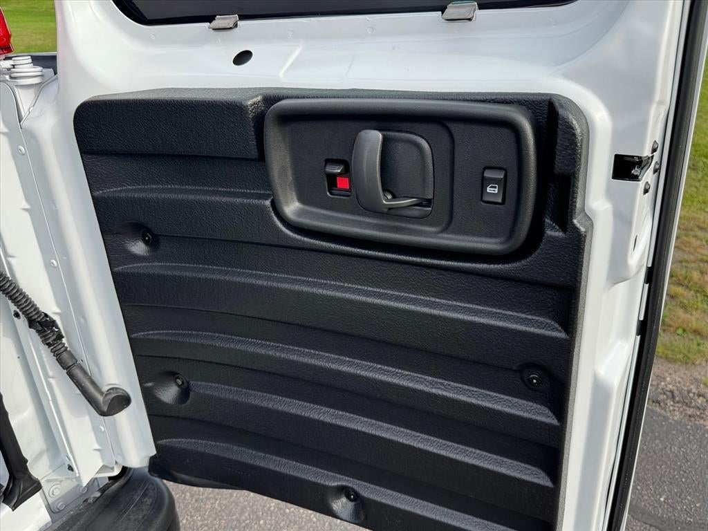 2025 Chevrolet Express Cargo 3500 WT