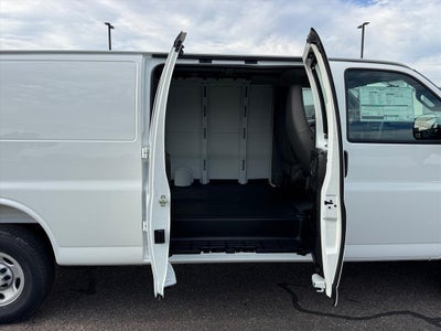 2025 Chevrolet Express Cargo 3500 WT