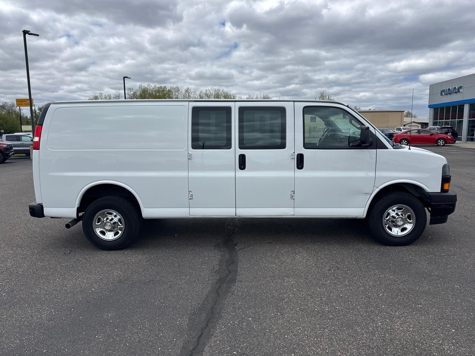 2022 Chevrolet Express Cargo 3500 WT