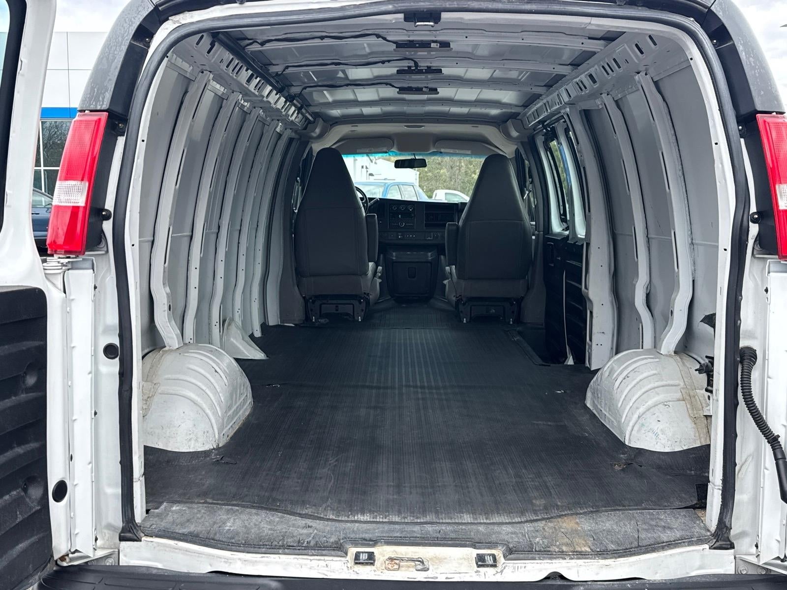 2022 Chevrolet Express Cargo 3500 WT