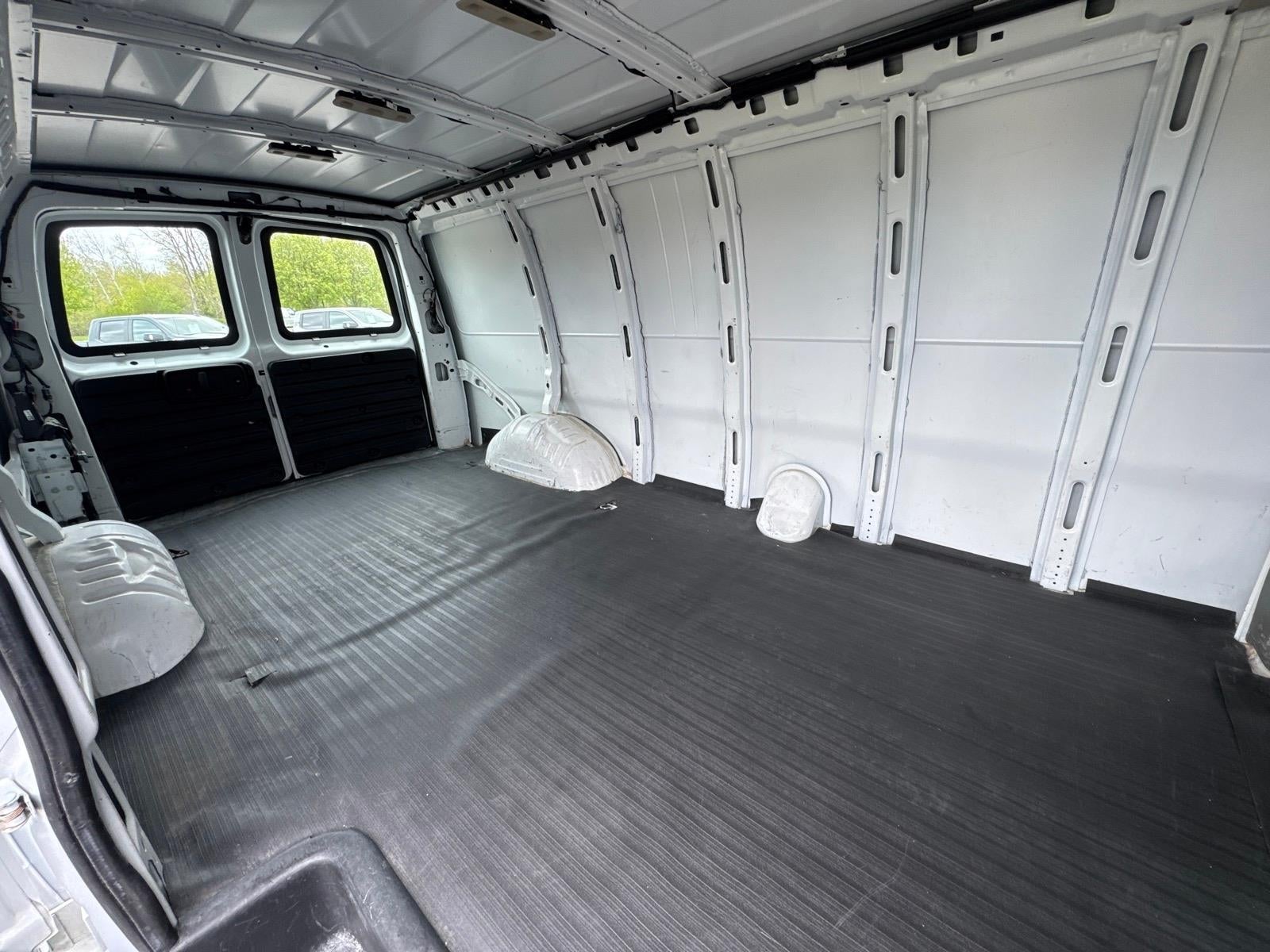 2022 Chevrolet Express Cargo 3500 WT