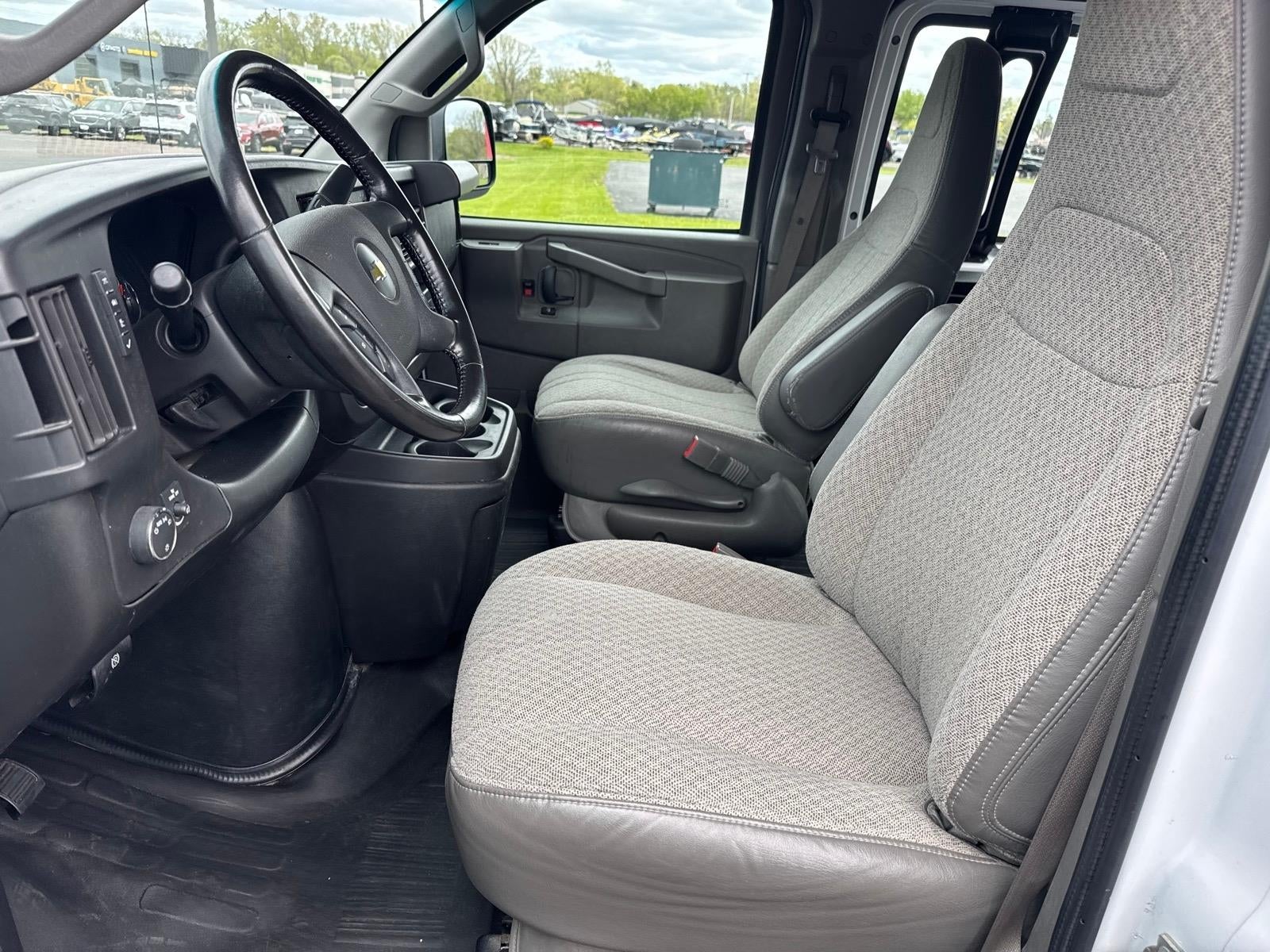 2022 Chevrolet Express Cargo 3500 WT