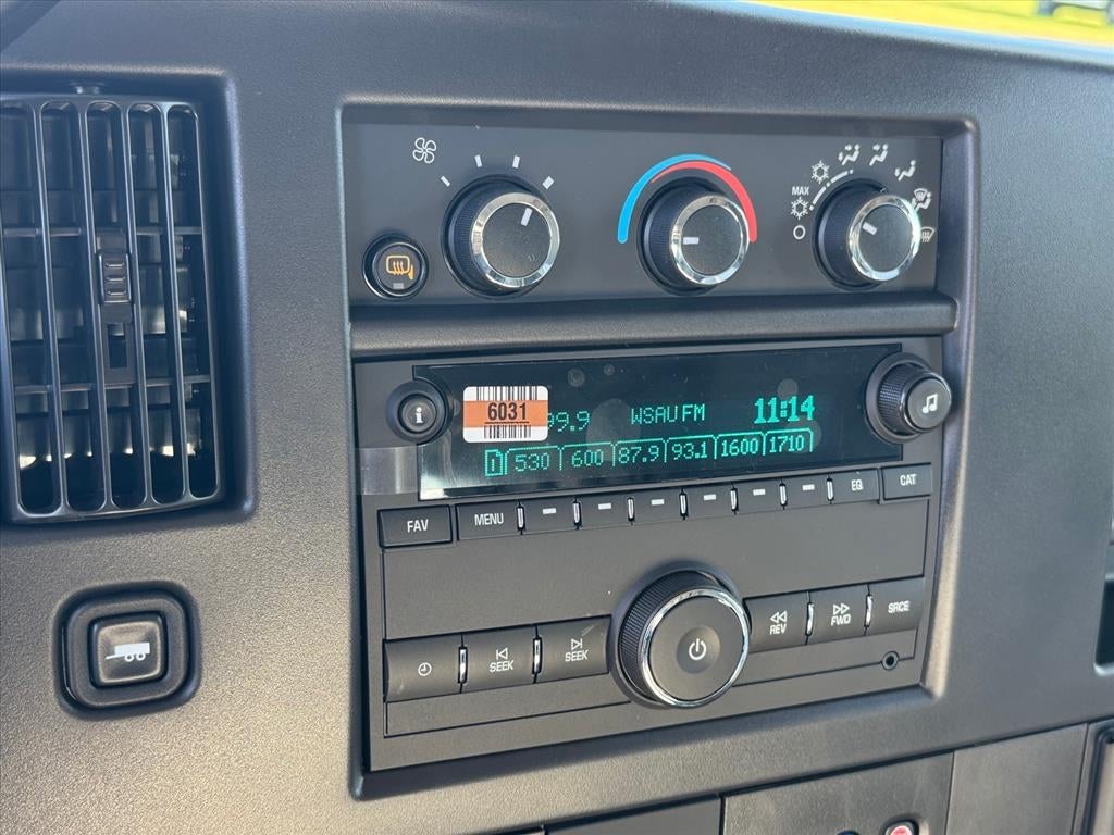 2025 Chevrolet Express Cargo 3500 WT