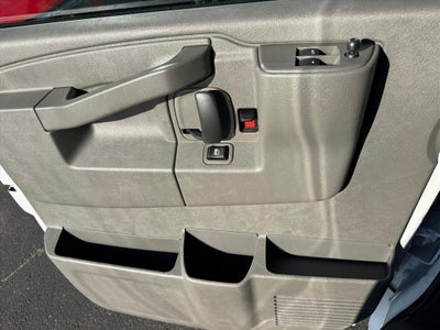 2025 Chevrolet Express Cargo 3500 WT