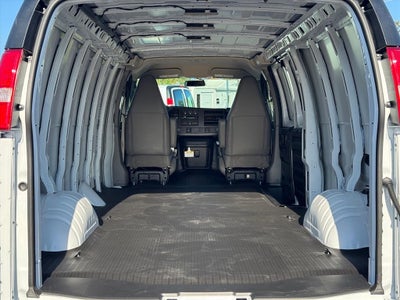 2025 Chevrolet Express Cargo 3500 WT