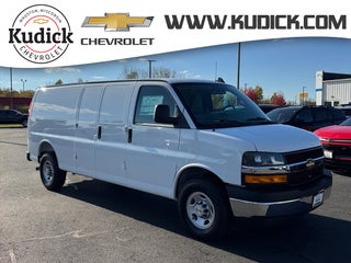 2025 Chevrolet Express Cargo 3500 WT