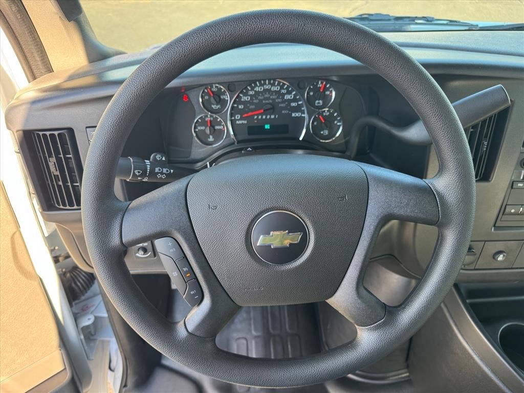 2025 Chevrolet Express Cargo 3500 WT