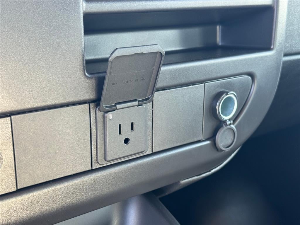 2025 Chevrolet Express Cargo 3500 WT