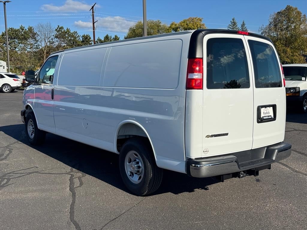 2025 Chevrolet Express Cargo 3500 WT