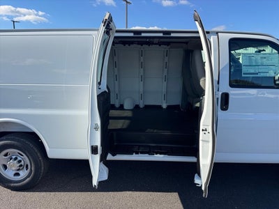 2025 Chevrolet Express Cargo 3500 WT