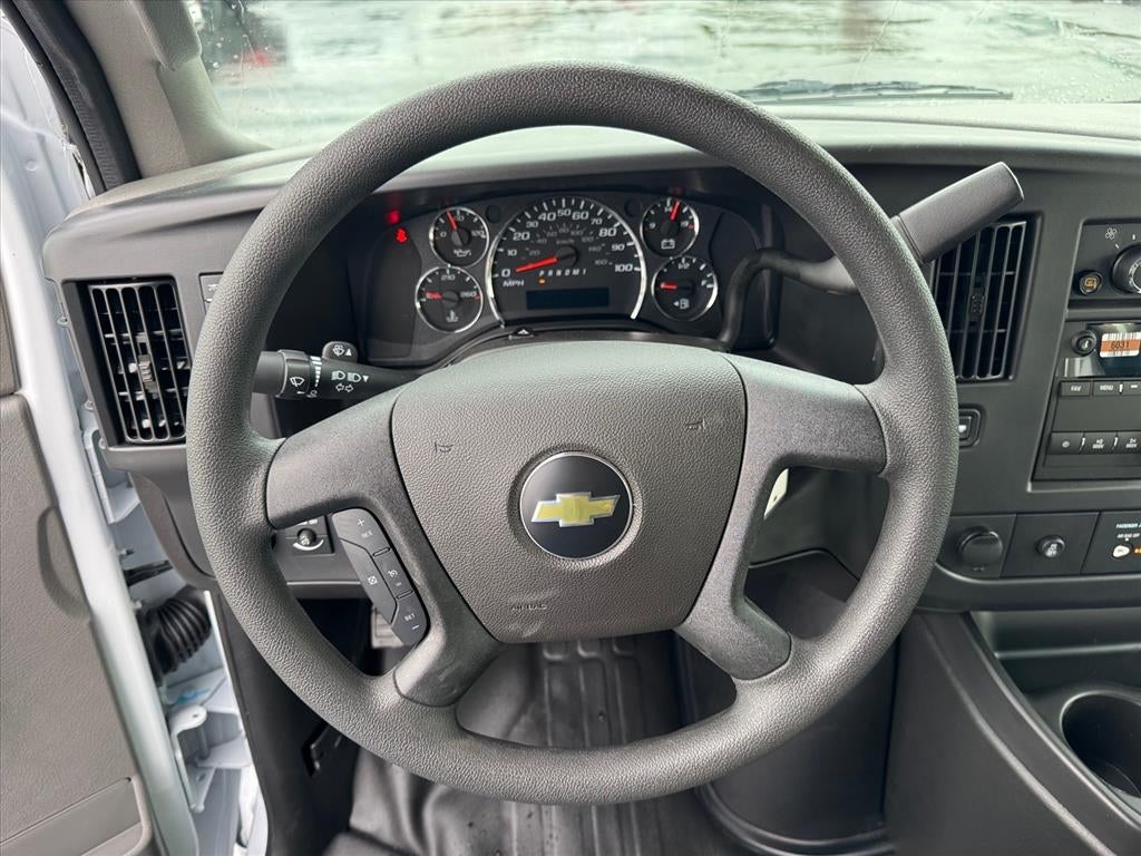 2025 Chevrolet Express Cargo 3500 WT