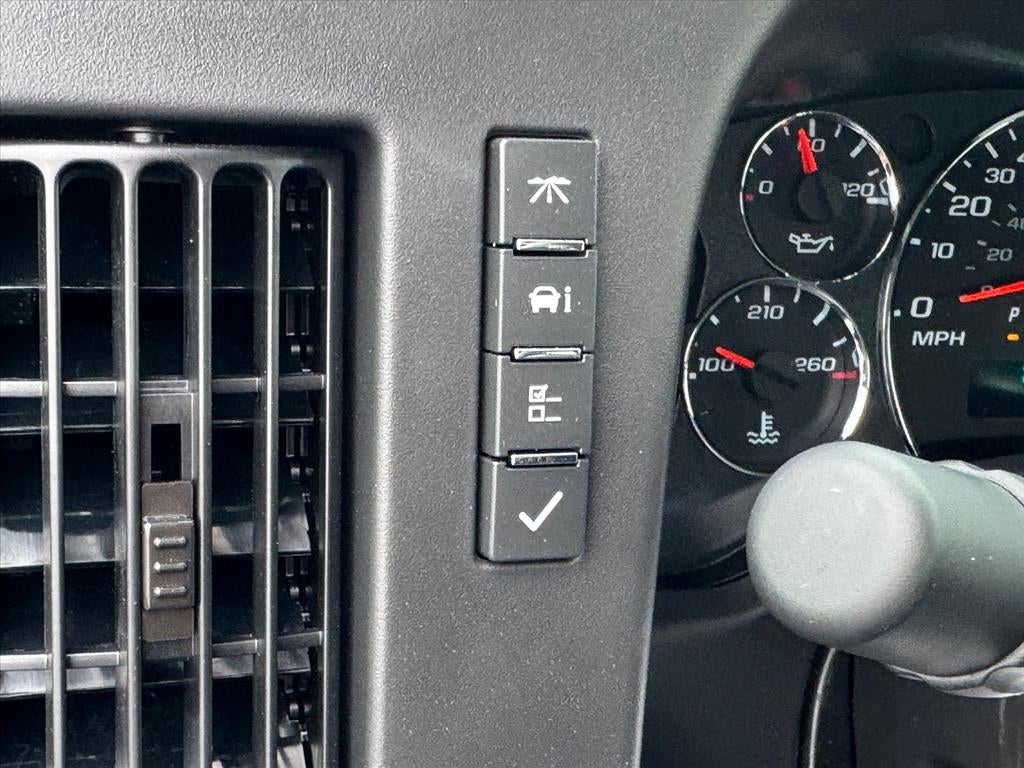 2025 Chevrolet Express Cargo 3500 WT