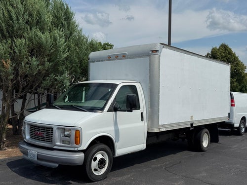 2001 GMC Savana Cutaway 3500 Base