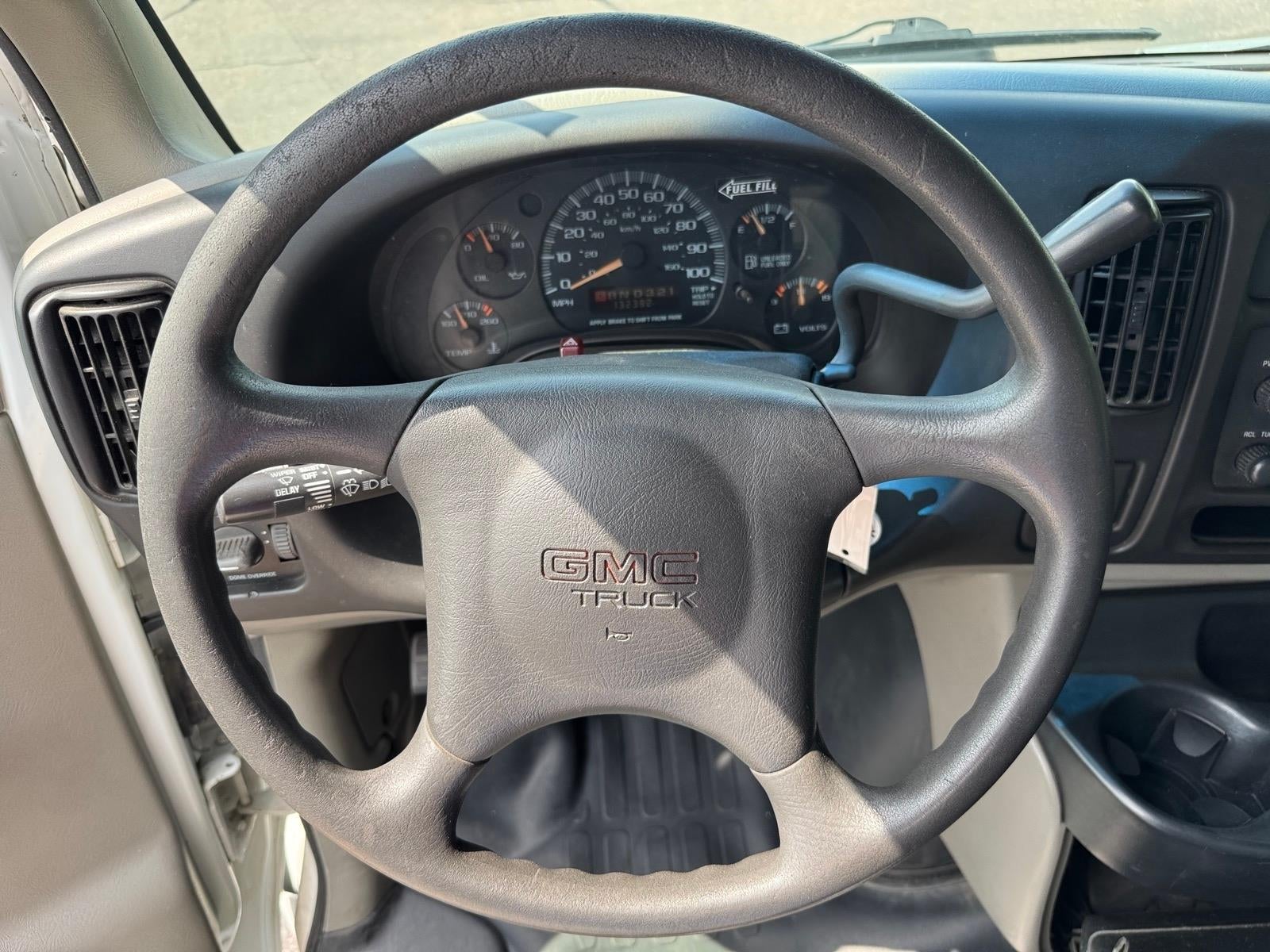 2001 GMC Savana Cutaway 3500 Base