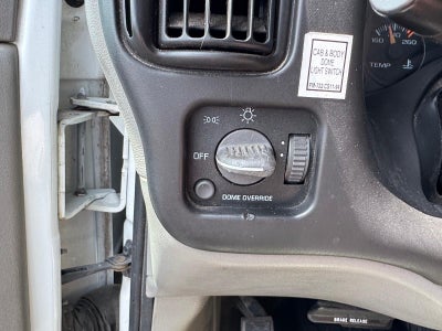 2001 GMC Savana Cutaway 3500 Base