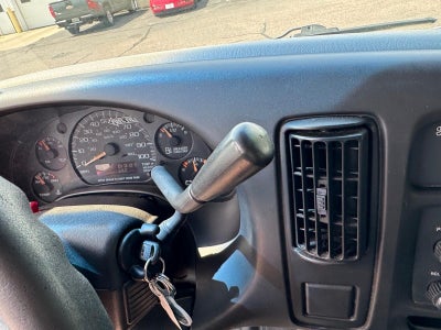 2001 GMC Savana Cutaway 3500 Base