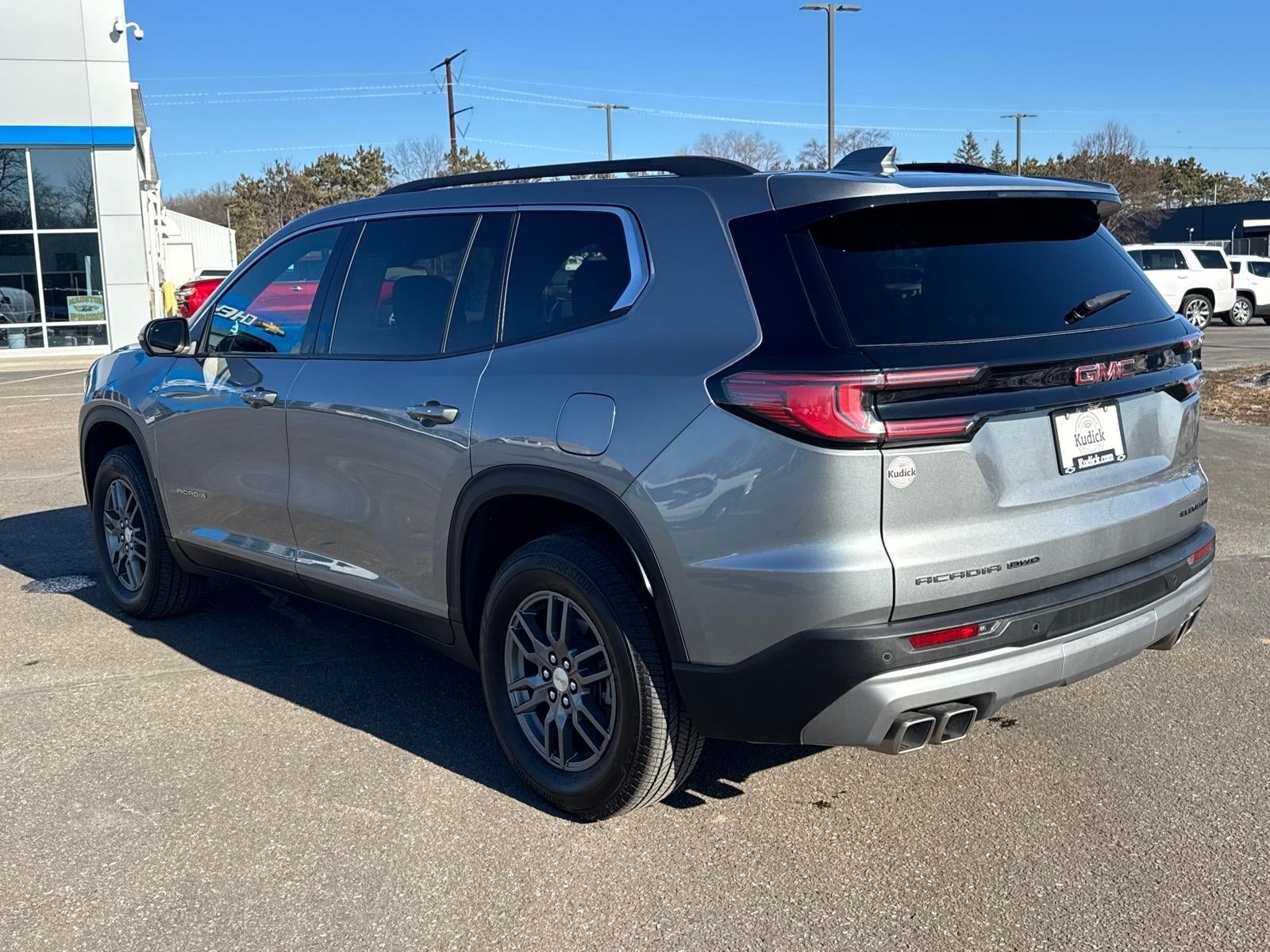 2025 GMC Acadia Elevation