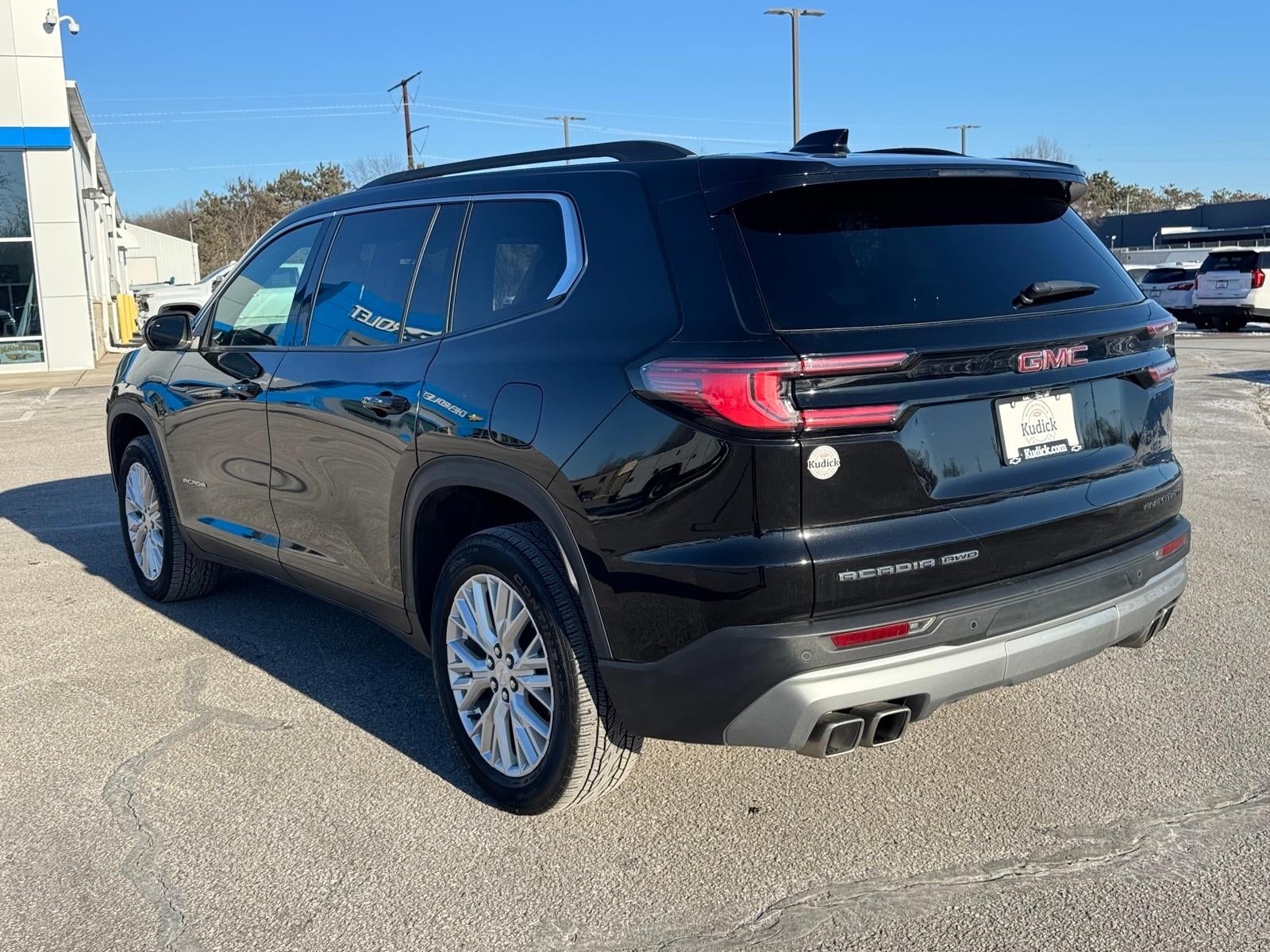 2025 GMC Acadia Elevation
