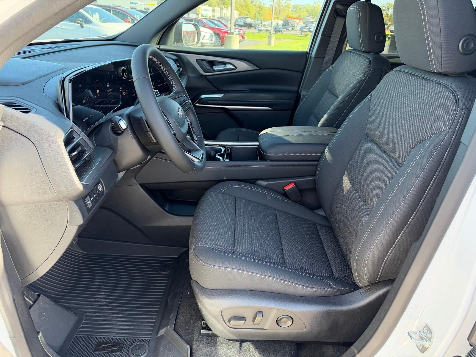 2027 Chevrolet Traverse LT - Photo 7