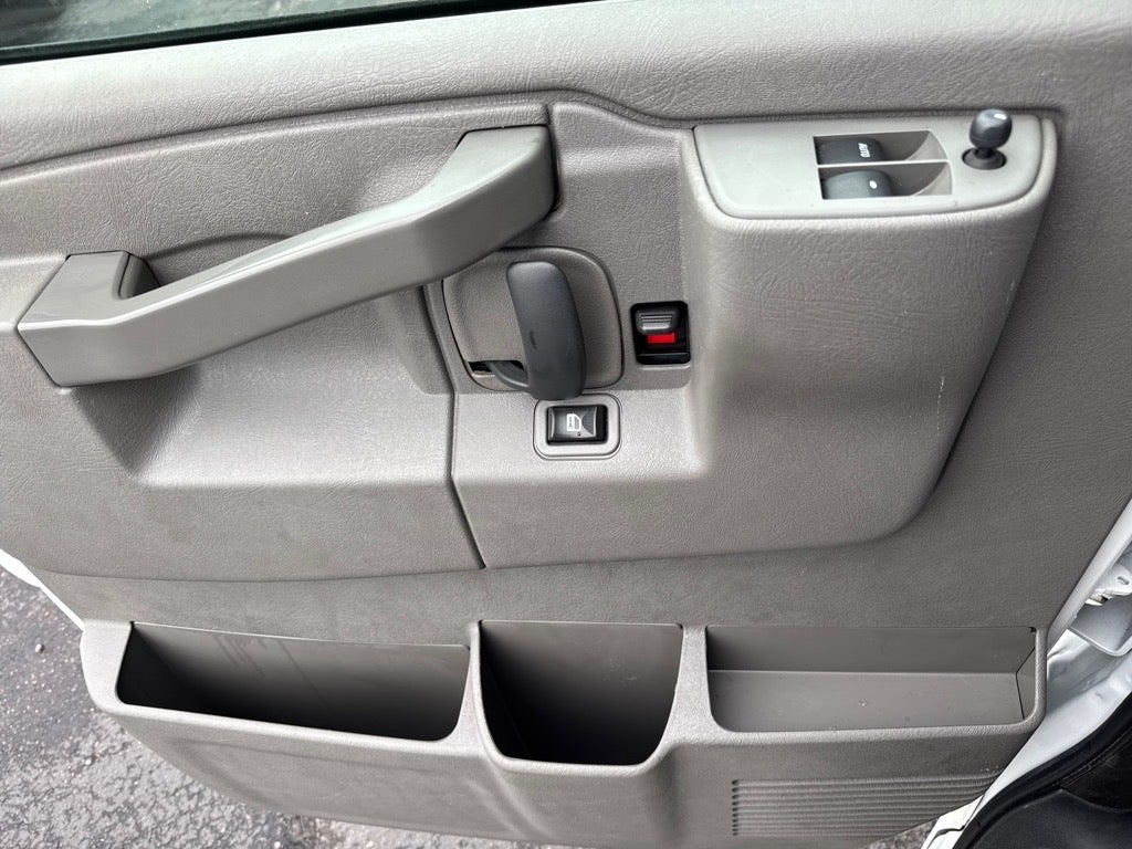 2016 GMC Savana Cargo 3500 Base