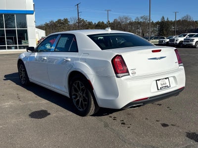 2018 Chrysler 300 Touring