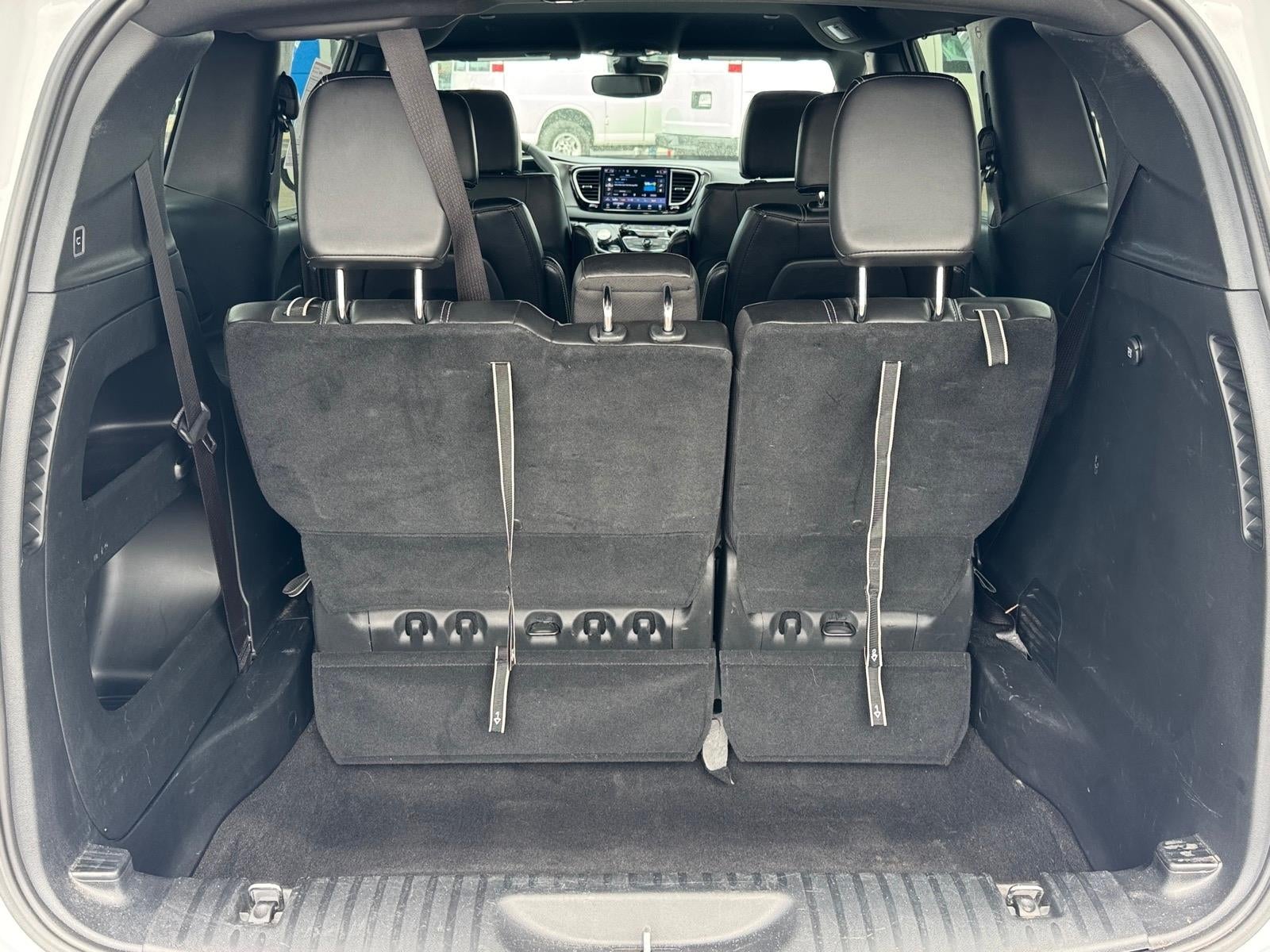 2025 Chrysler Pacifica Select
