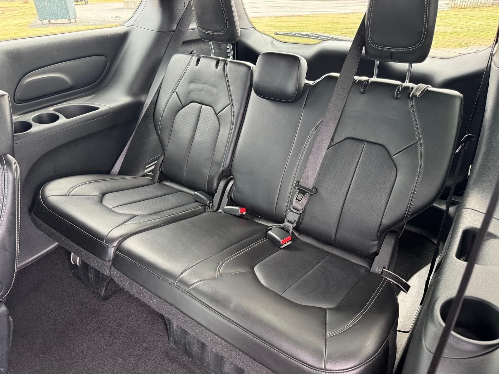 2025 Chrysler Pacifica Select
