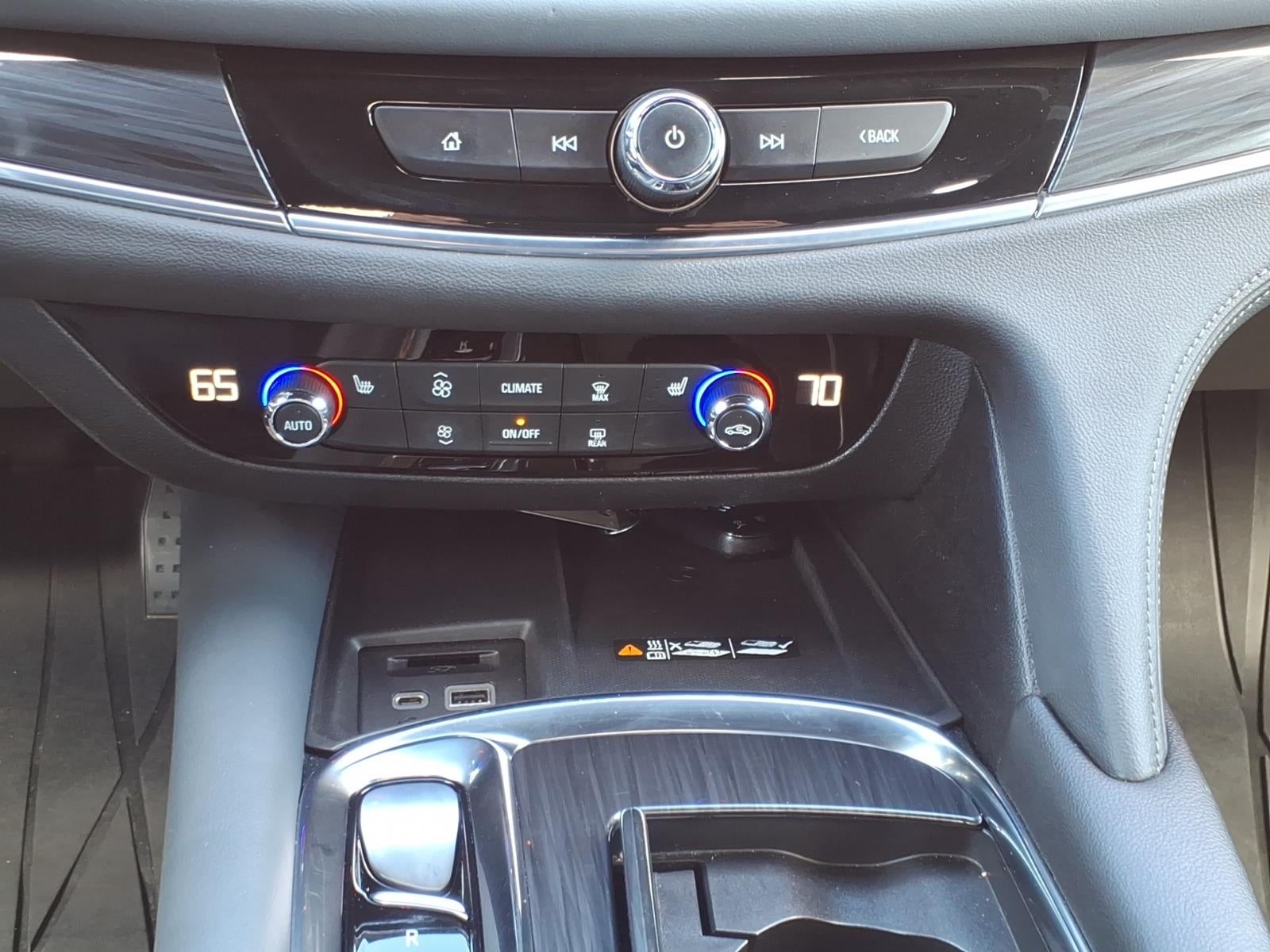 2022 Buick Enclave Essence