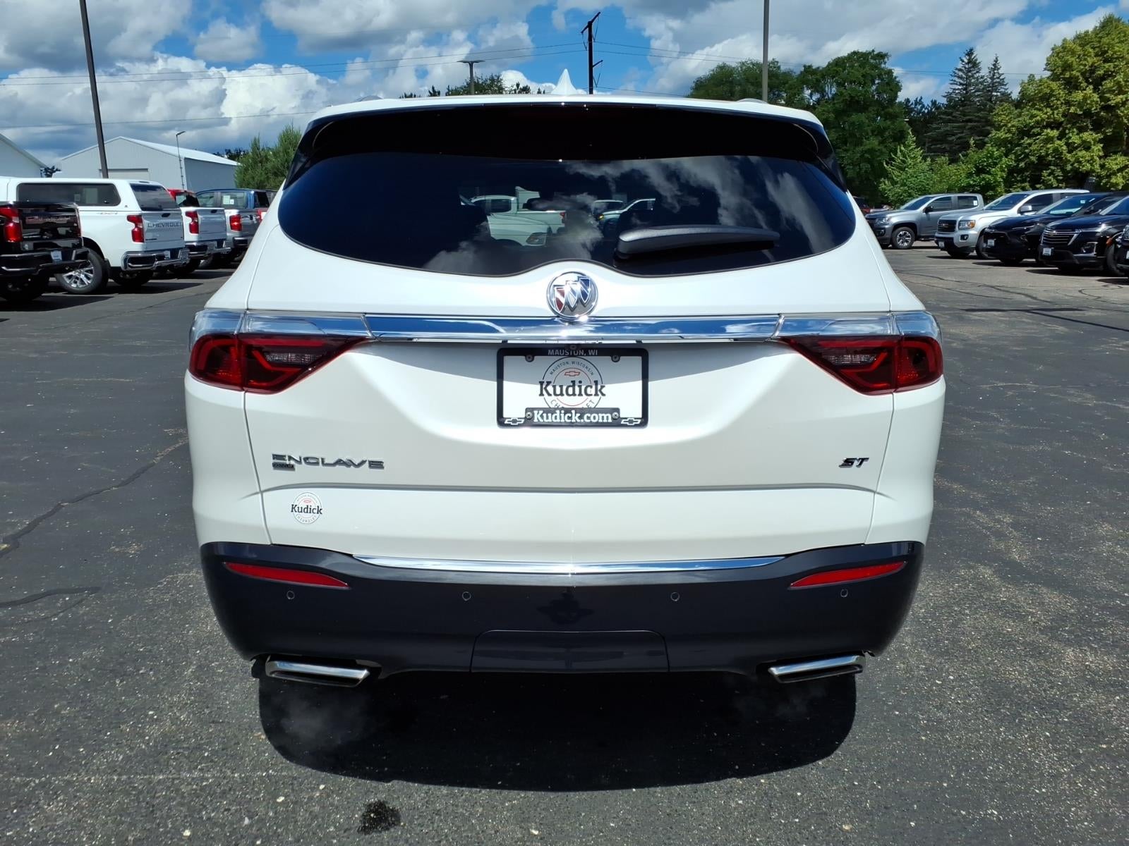 2022 Buick Enclave Essence