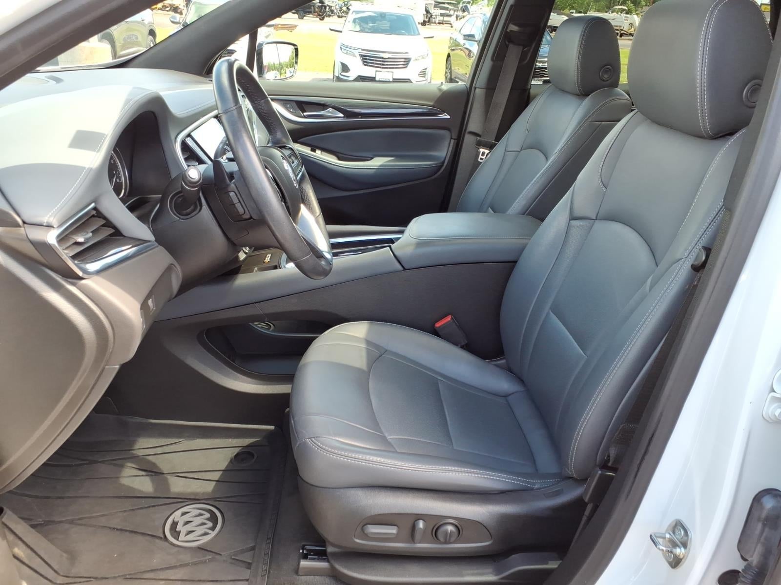 2022 Buick Enclave Essence
